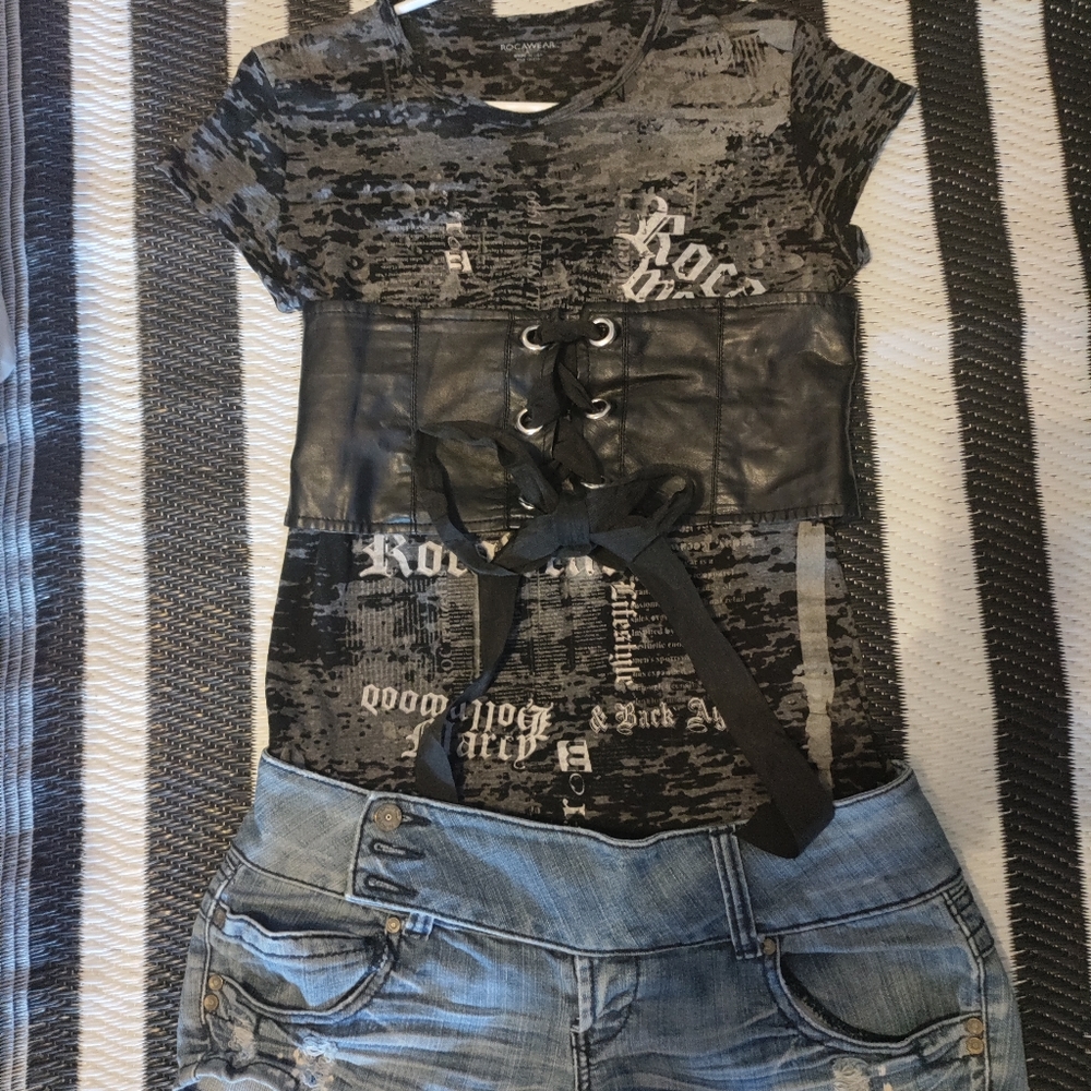 2xpants 1xjeanShorts 1x Waiste belt/tie up corset